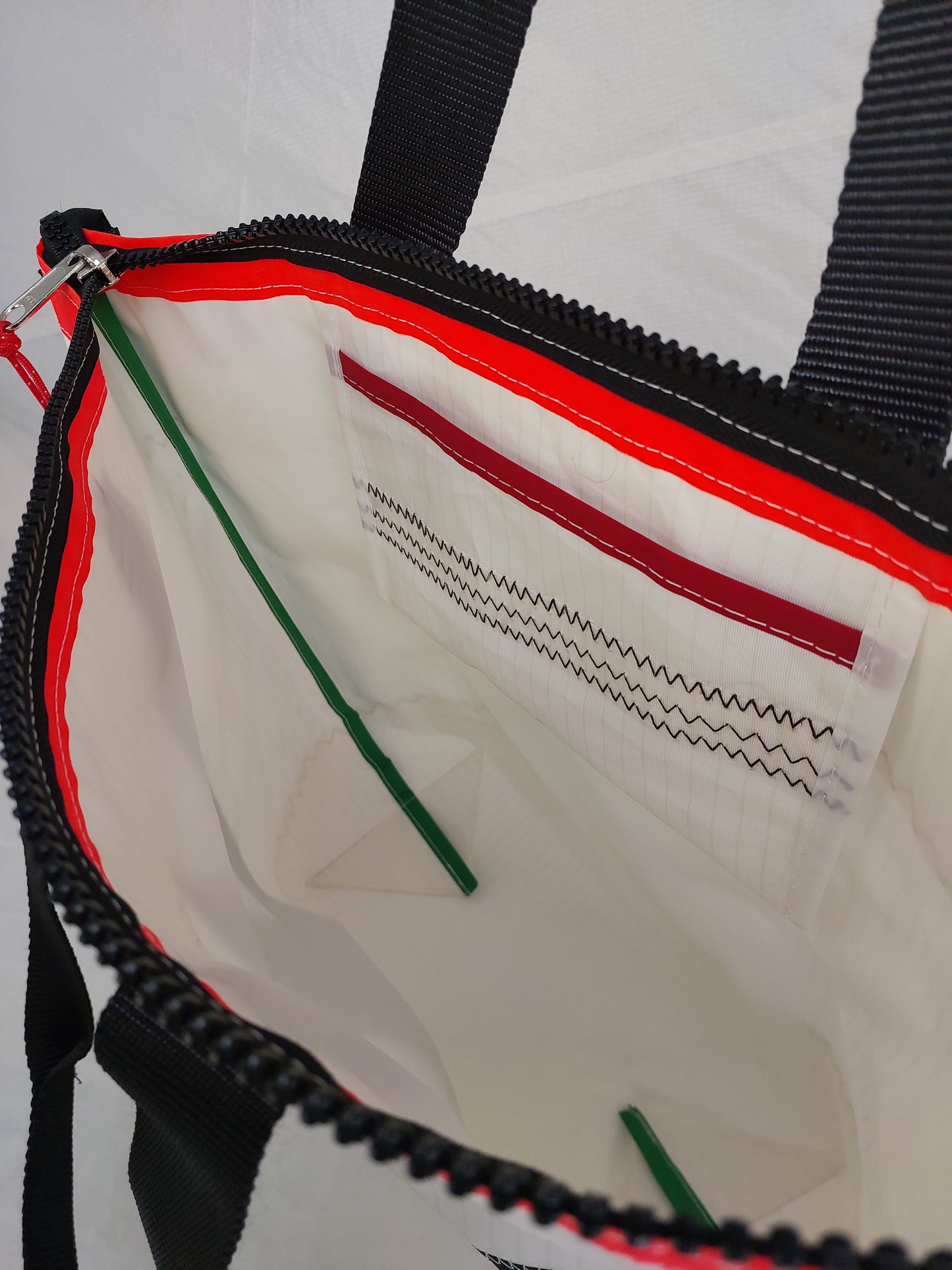 Crown Zip Tote 861