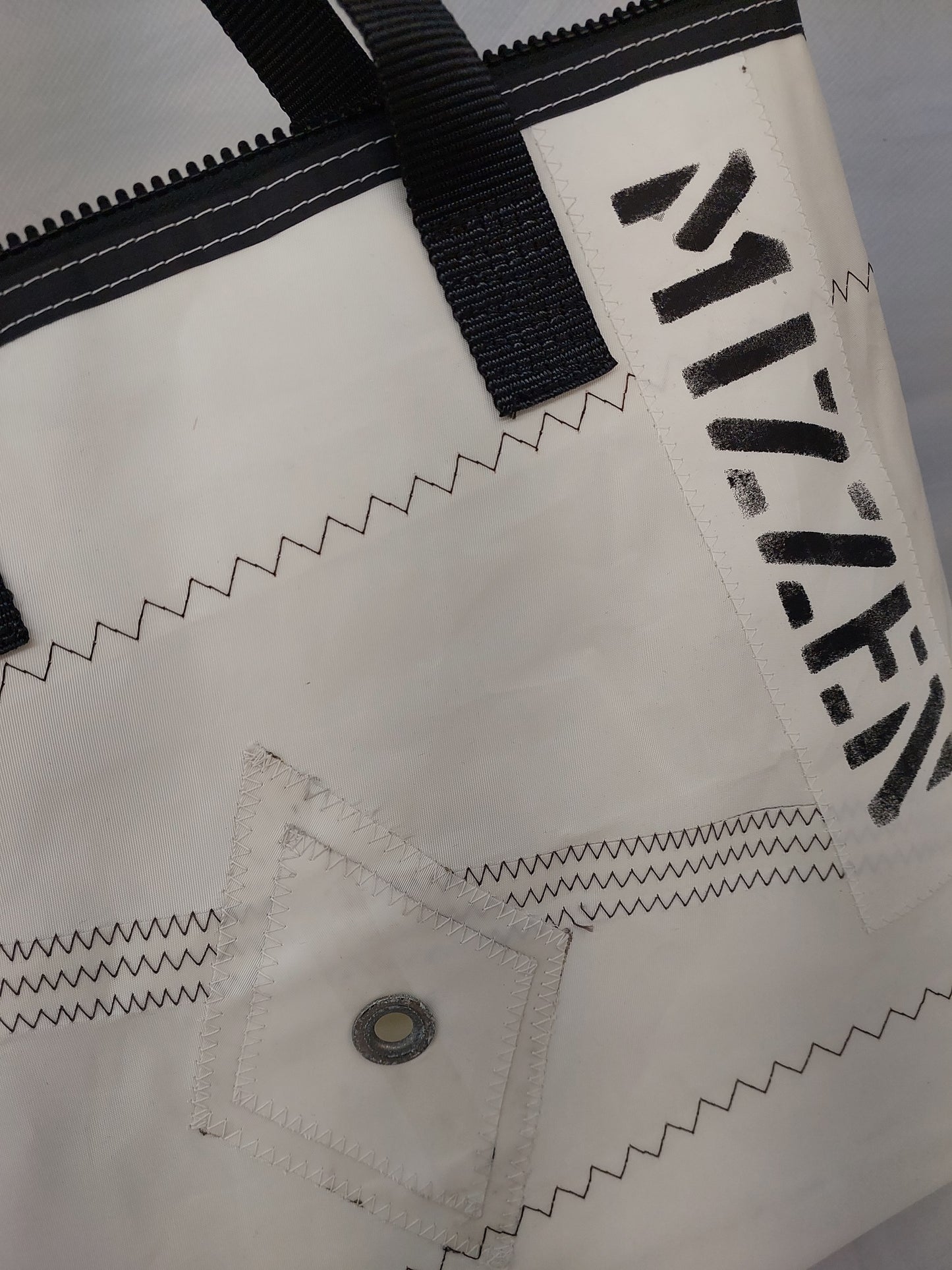 Mizzen Zip Tote 753
