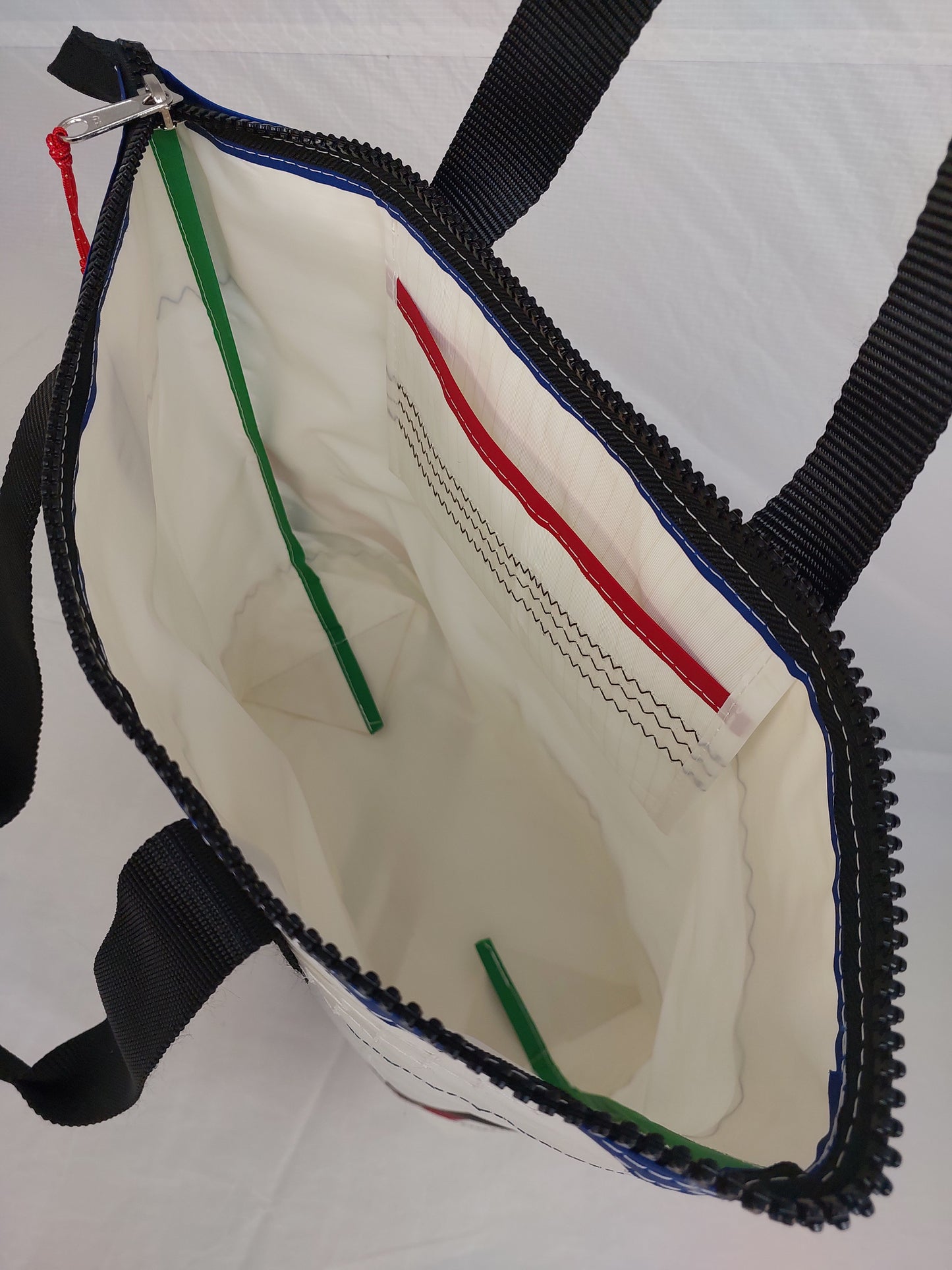 Main Zip Tote 776