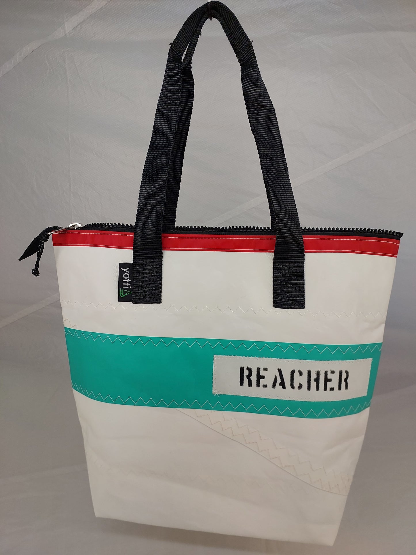 Reacher Zip Tote 782
