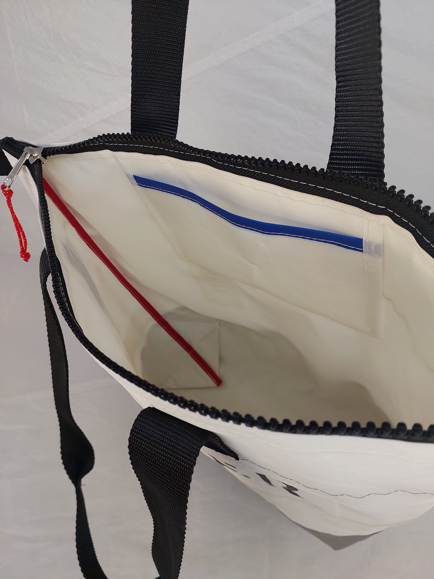 Reacher Zip Tote 842