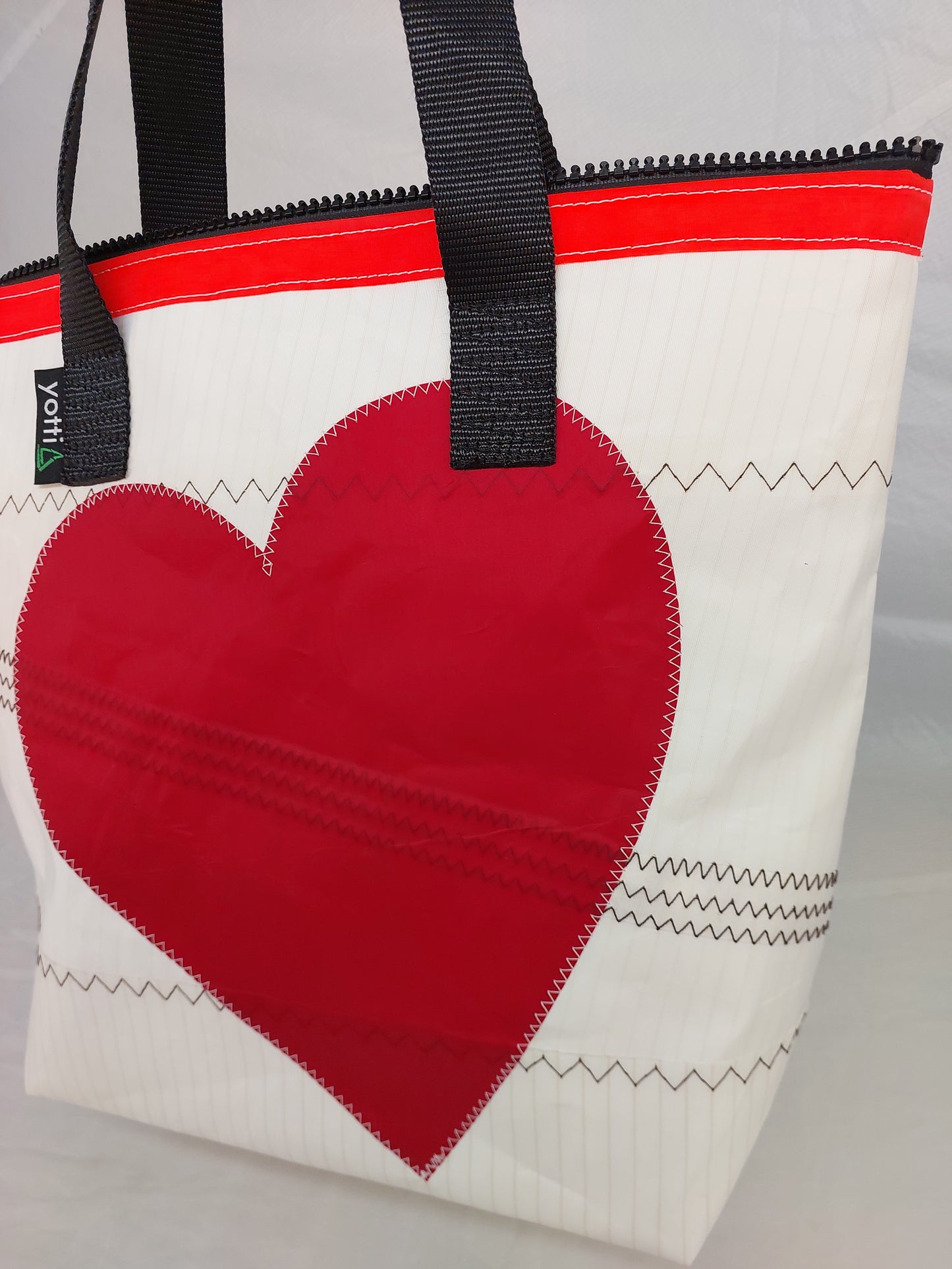 Heart Zip Tote 864