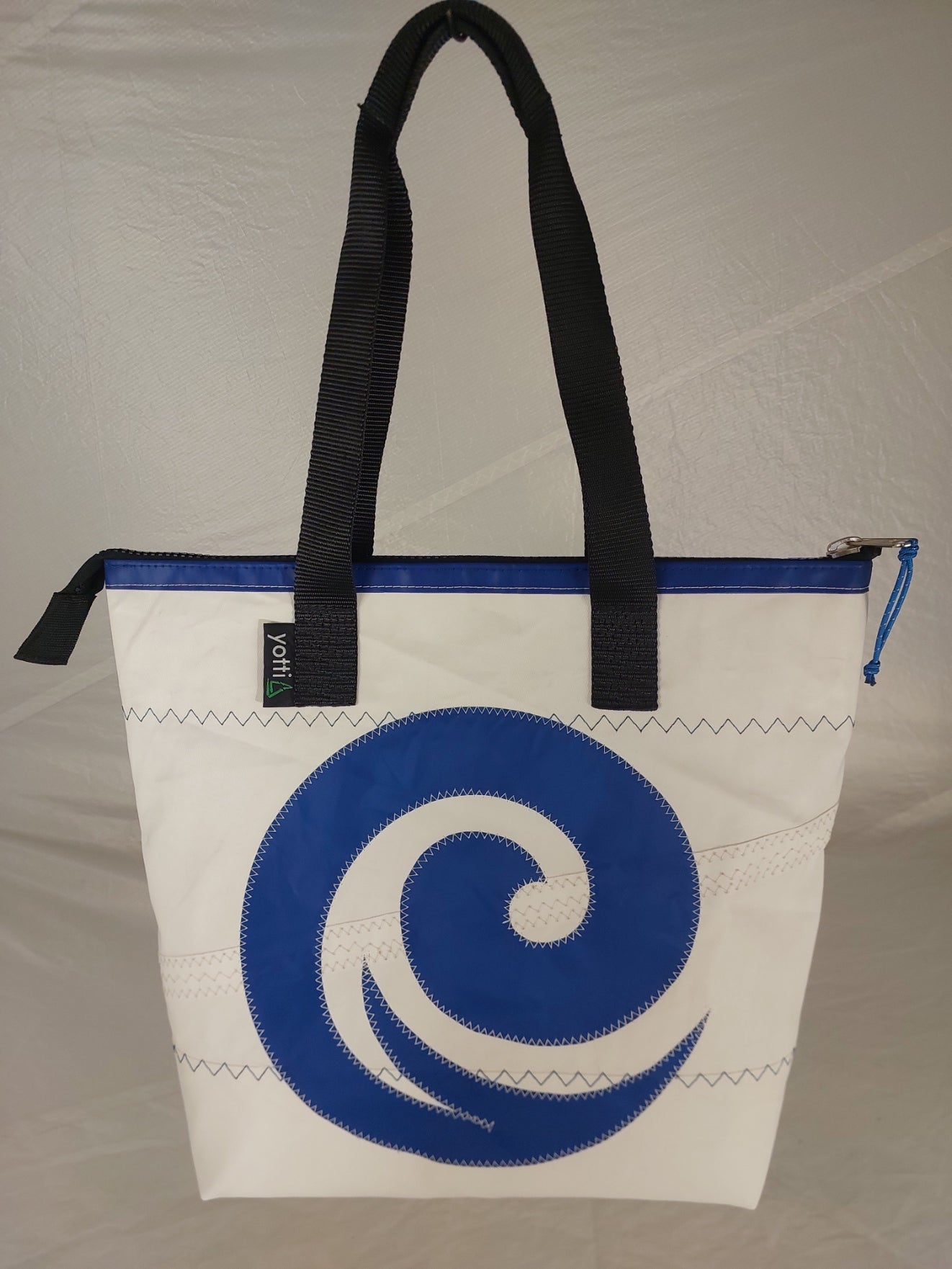 Wave Zip Tote 890