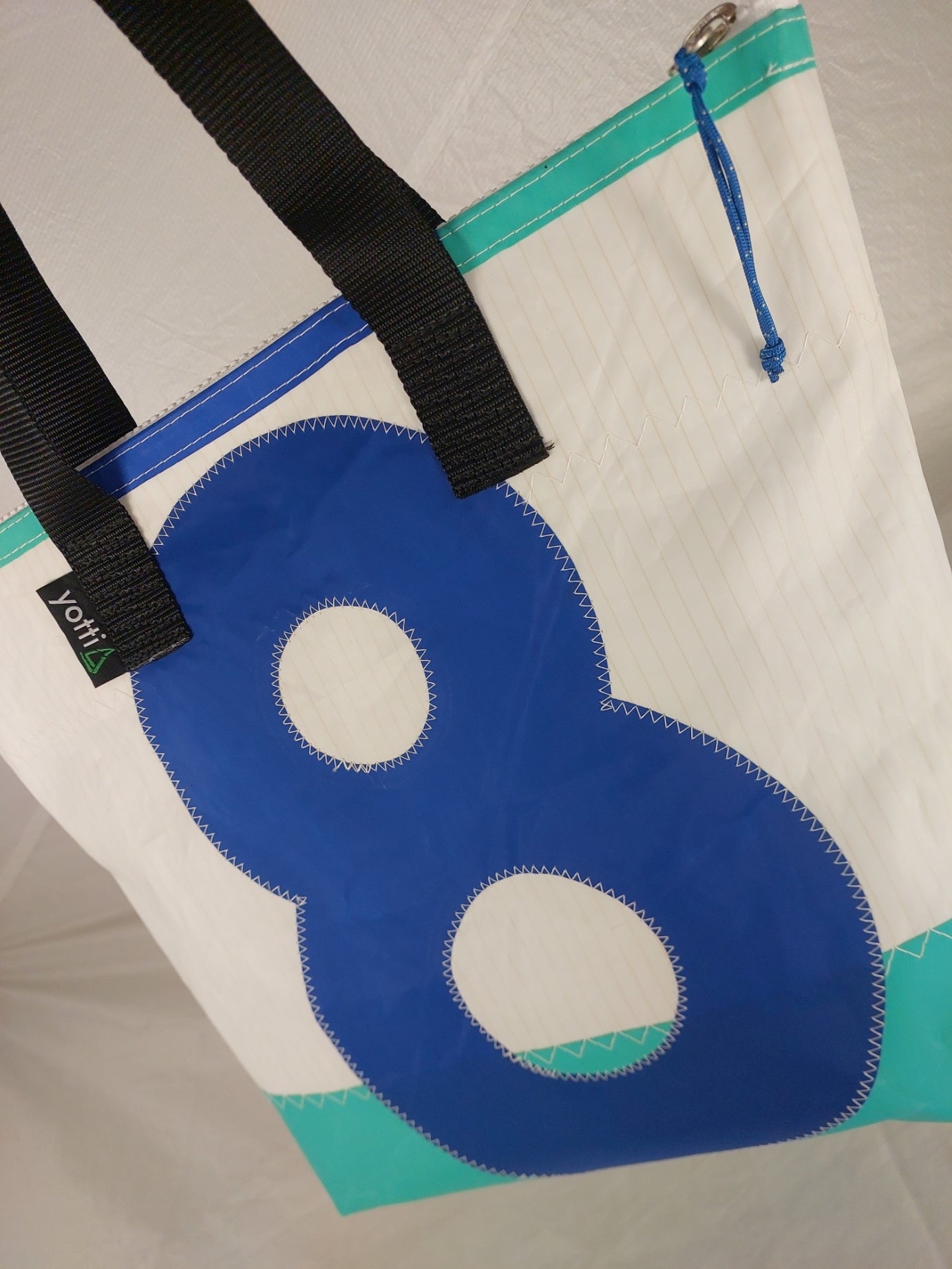 #8 Zip Tote 935