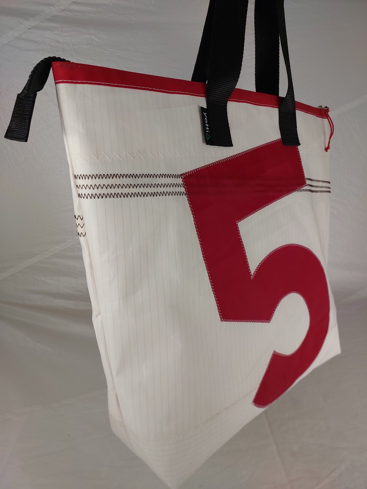 Red 5 Cargo 927