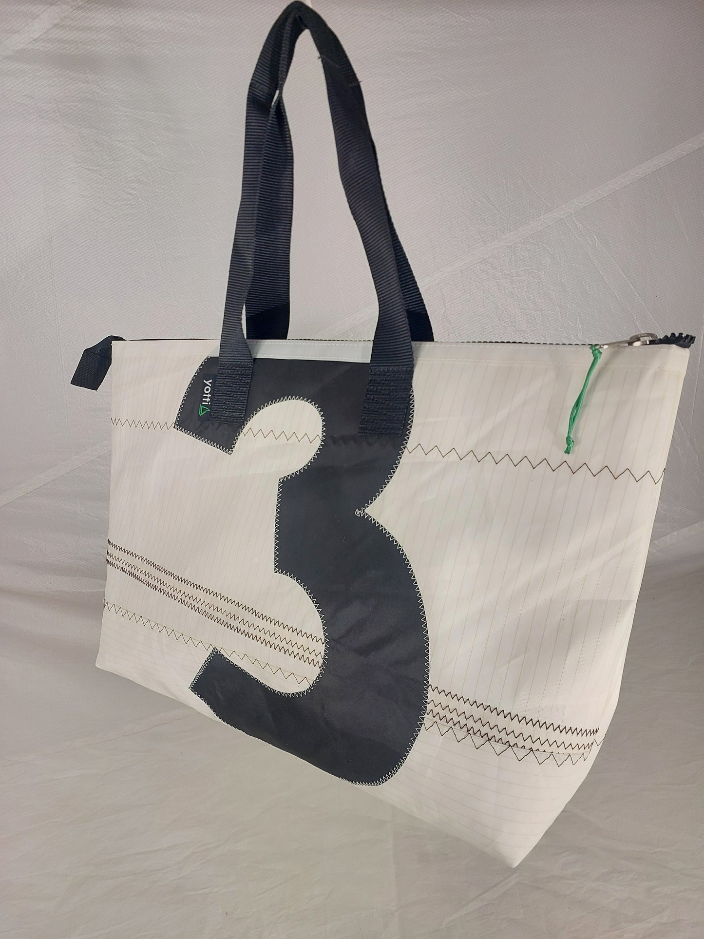 Number 3 Hold-all 905